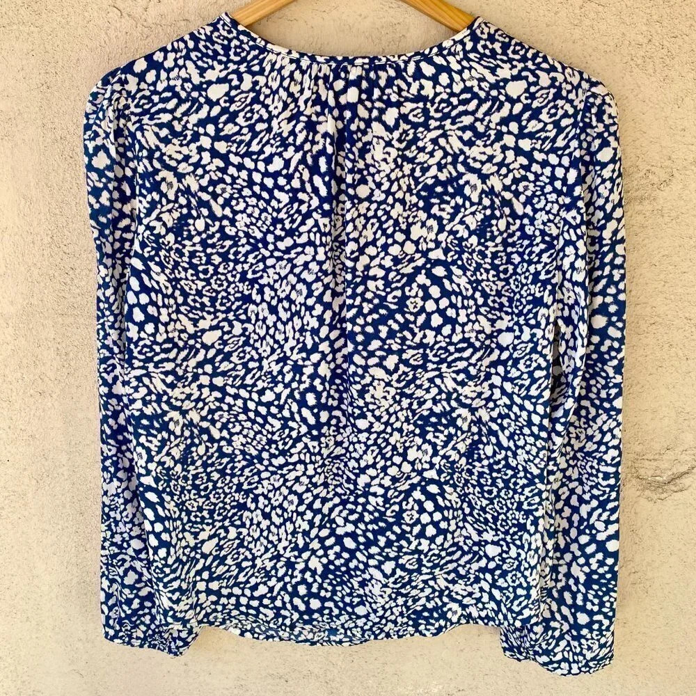 Banana Republic Blue White Satin Notch Neck Blouse Top Size Petite Small - Picture 4 of 4